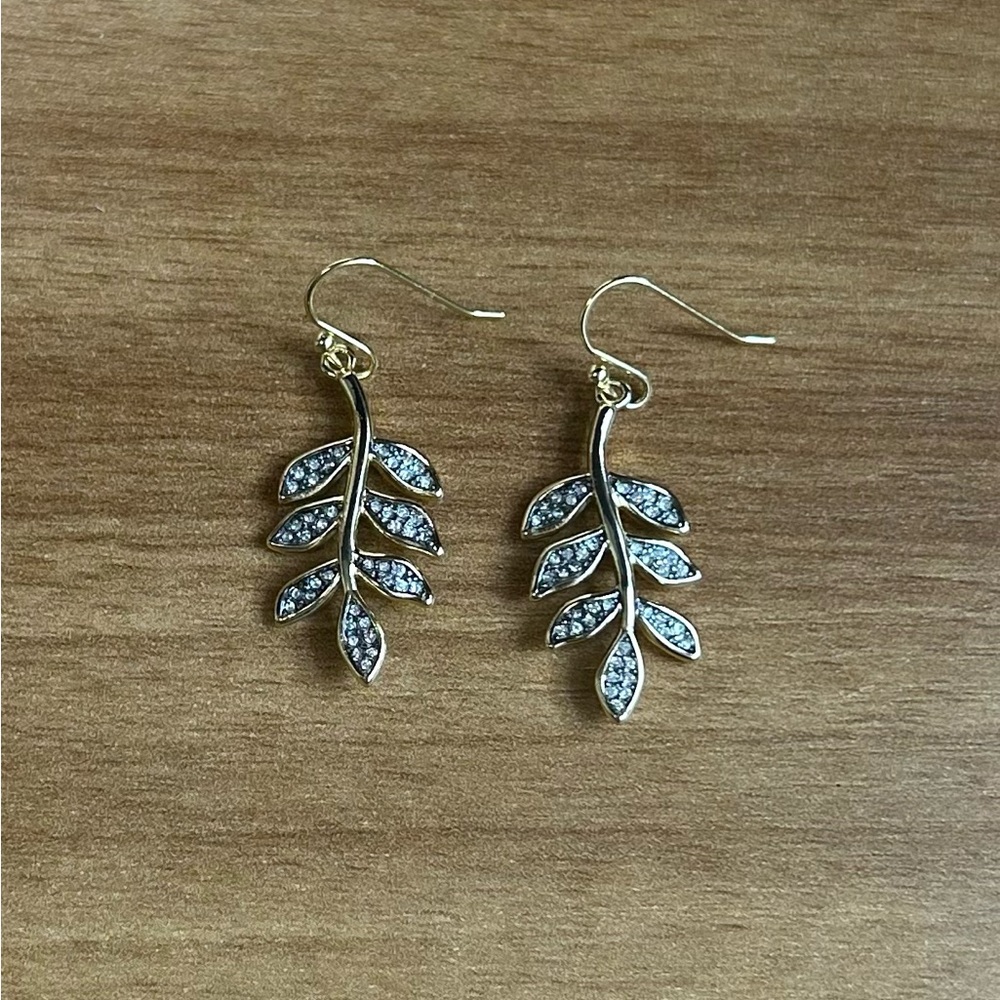 Stella & Dot Ivie Leaf Earrings
